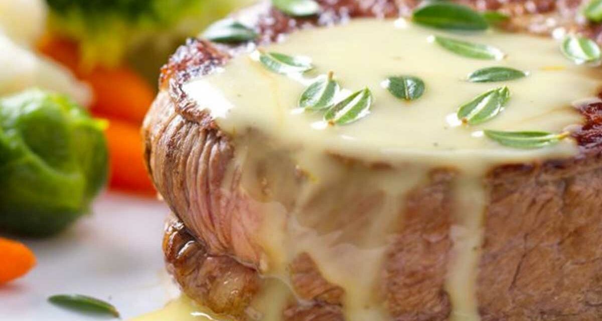 Béarnaise omáčka: Připravte si francouzskou specialitu ke steaku